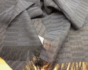 Kilpikangashuivi päät ommeltuina.