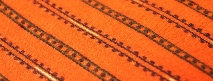 Etelä-Pohjanmaan miehen tarkistettu kansallispuku, flammu, käsinkudottu parkkumi