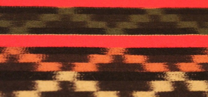 Etelä-Pohjanmaan naisen kansallispuku, käsinkudottu parkkumi, flammu, peräseinäjoen naisen kansallispuku