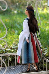 Fantasiapuku Paraisten hamekankaalla Barbielle, kuva Jenni Koskela.