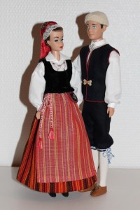 Barbeja Vehkalahden ja Johanneksen puvuissa, kuva Jenni Koskela.