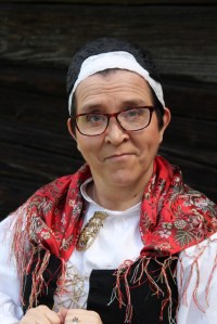 Oiva ope ja yhteistyökumppanini, ompelija Tuulikki Matikainen.