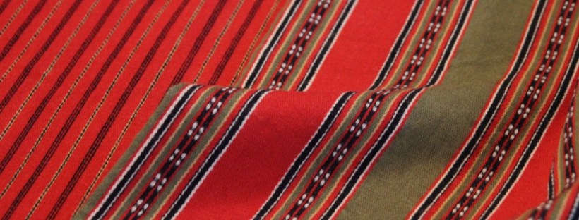 akaan miehen kansallispuku, käsinkudottu kansallispukukangas