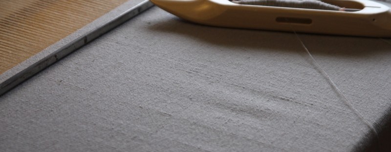 Alatornion kansallispuku, käsinkudottu kansallispukukangas