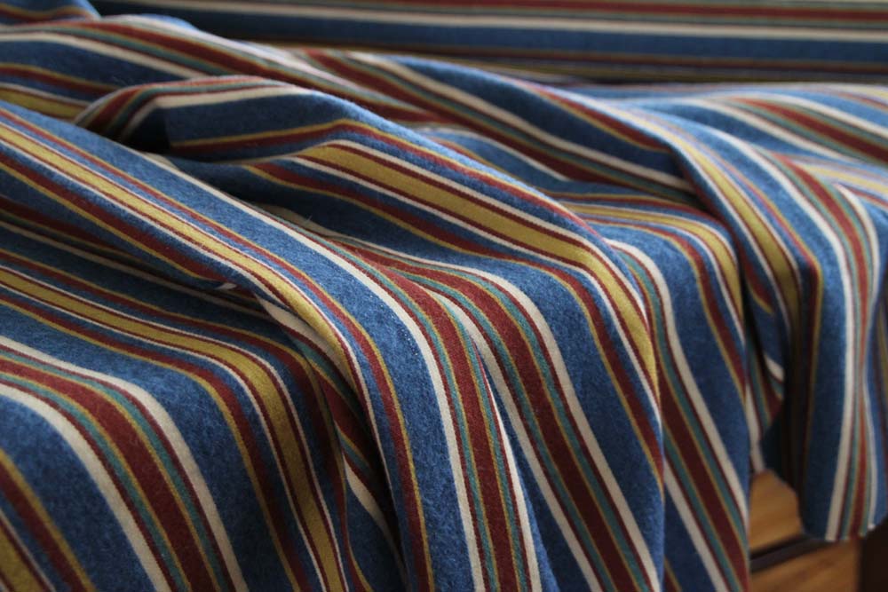 Kainuun kansallispuku, käsinkudottu