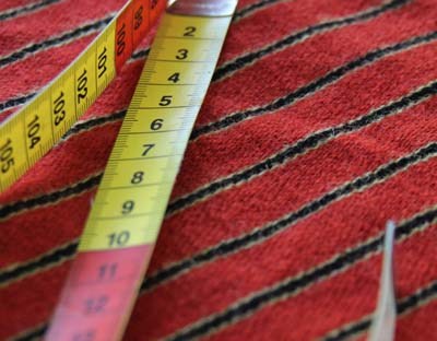 Juvan miehen kansallispuku, käsinkudottu liivikangas