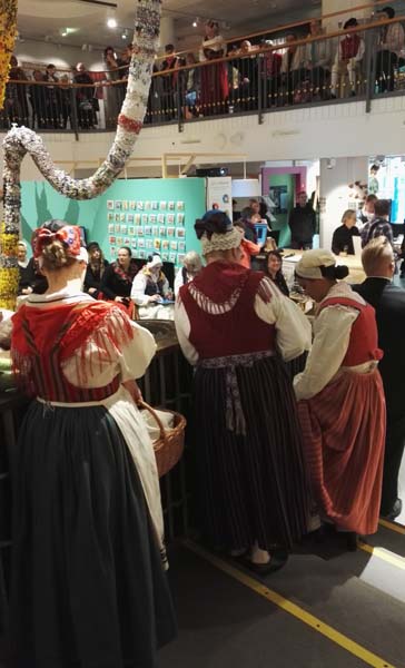 kansallispuku, kansallispuvun juhlapäivä, käsityön museo