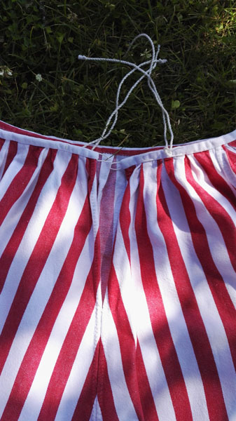 Pielisen-Karjalan kansallispuvun alushame ommeltiin Lajulan kangastuvalla.