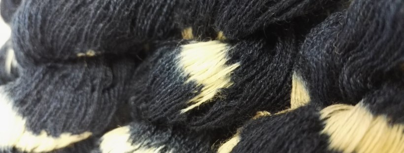 Somero kansallispuku hamekangas flammulanka ikatlanka värjäys